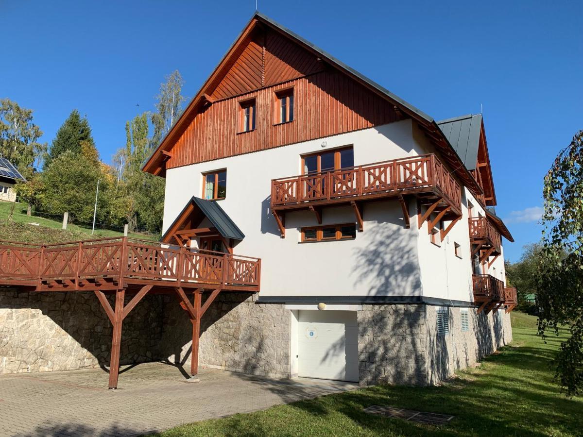 Apartman Mezi Kopci - Mid Hills Apartment Roudnice Zewnętrze zdjęcie